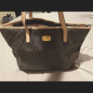 Signature Michael Kors Tote
